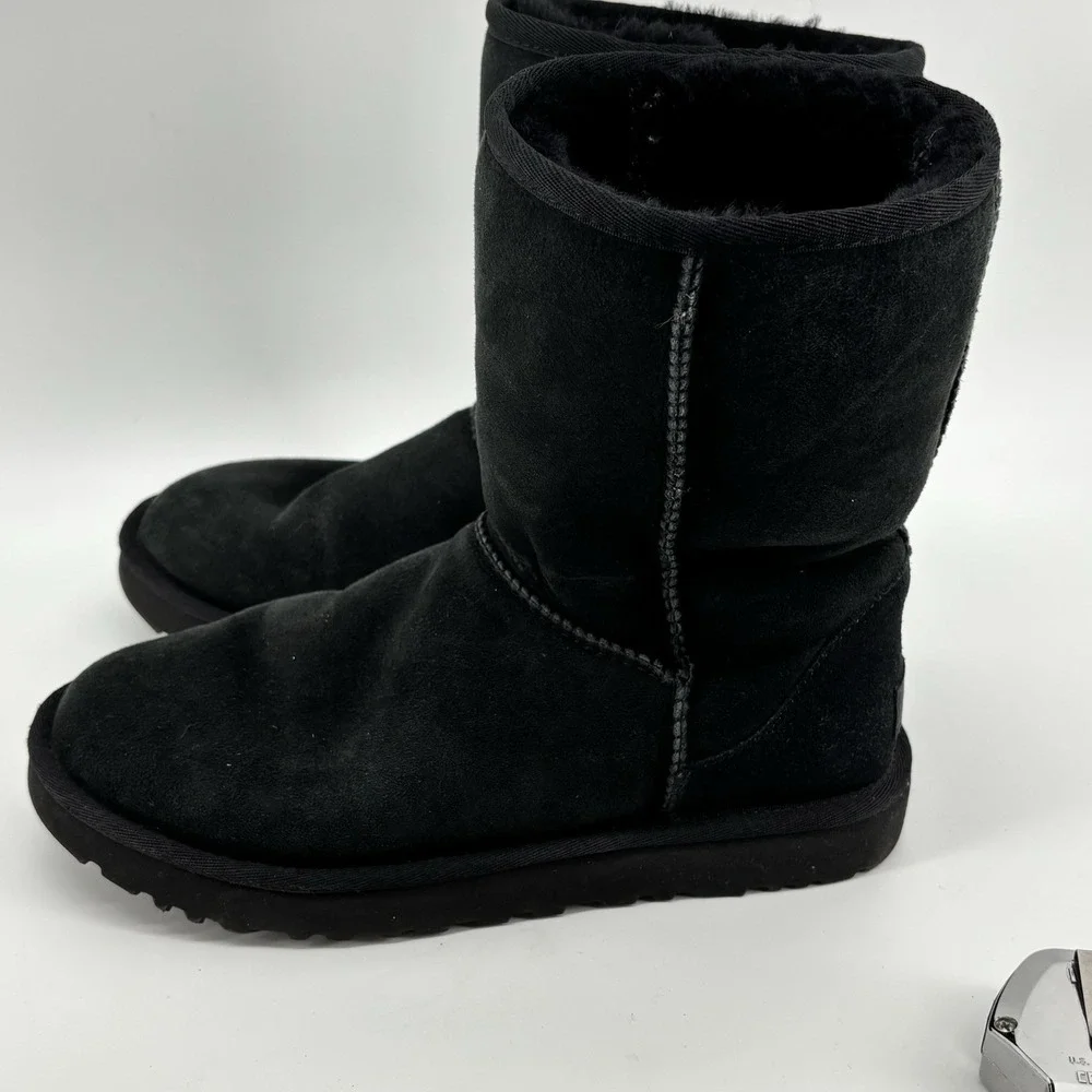 Ugg Women's Size 9‎ Classic Short II 1016223 Suede Sheepskin Boots UK7.5 EU40